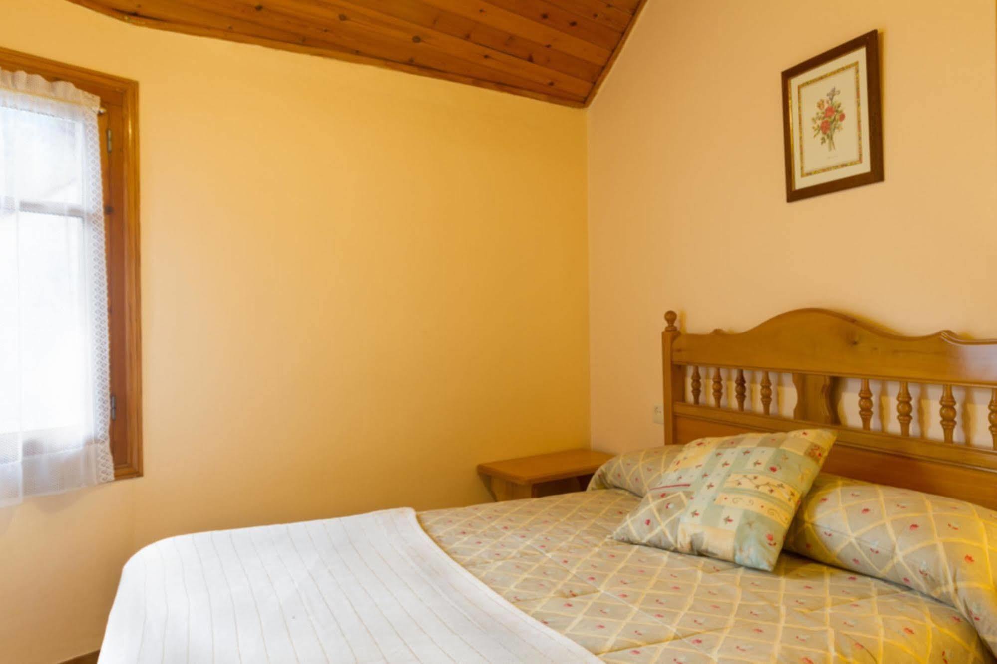 Hostal Aiguamog Salardu Bagian luar foto