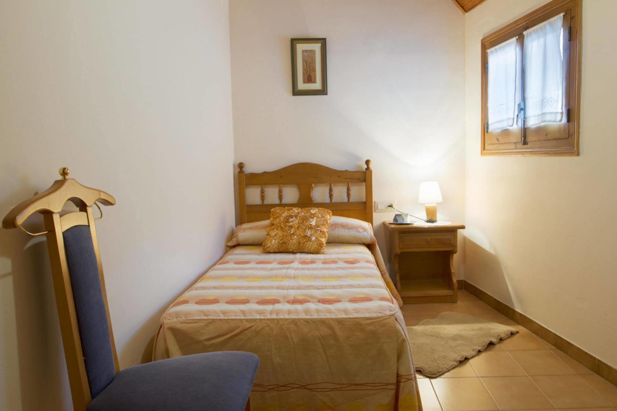 Hostal Aiguamog Salardu Bagian luar foto