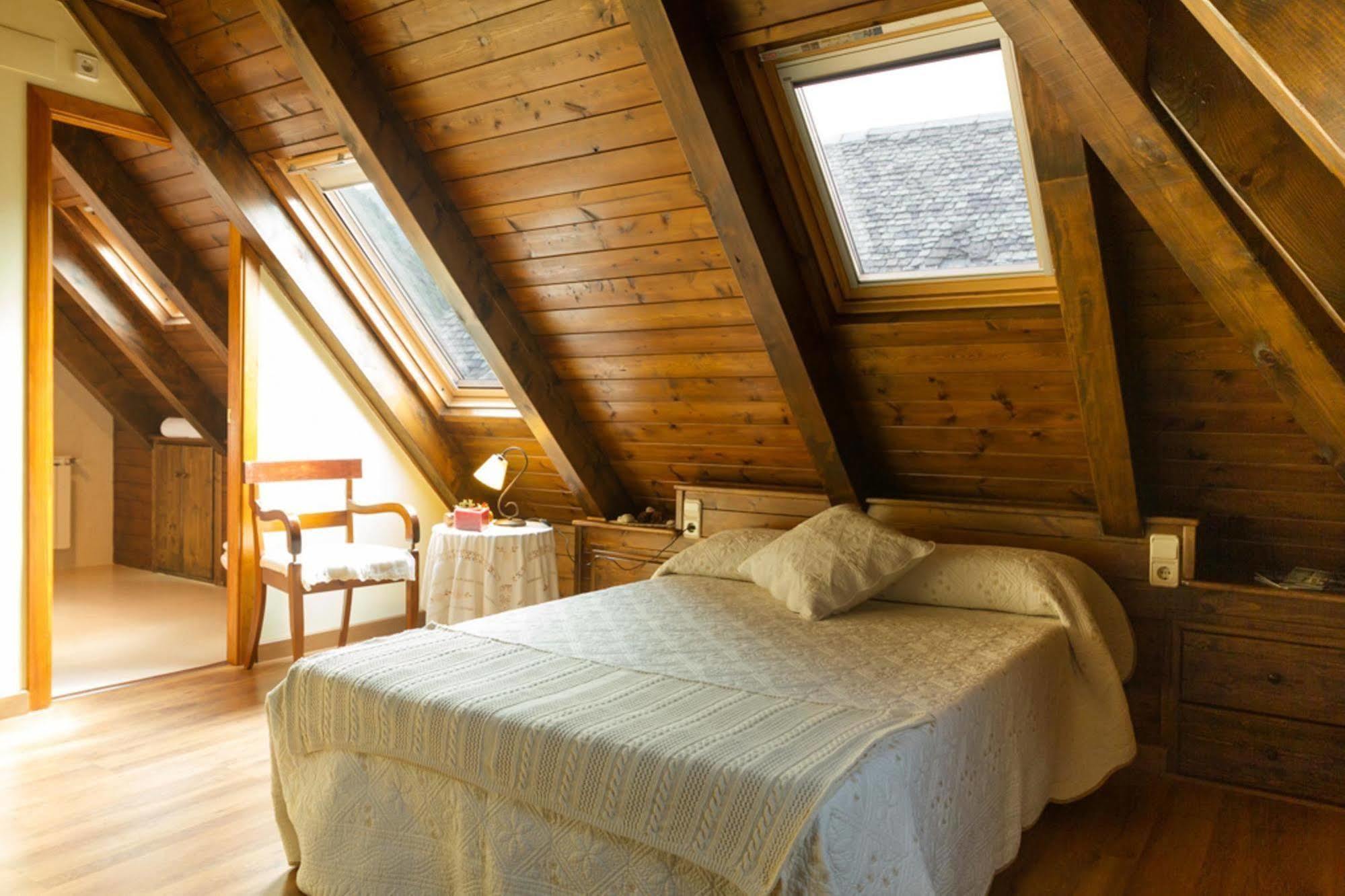 Hostal Aiguamog Salardu Bagian luar foto